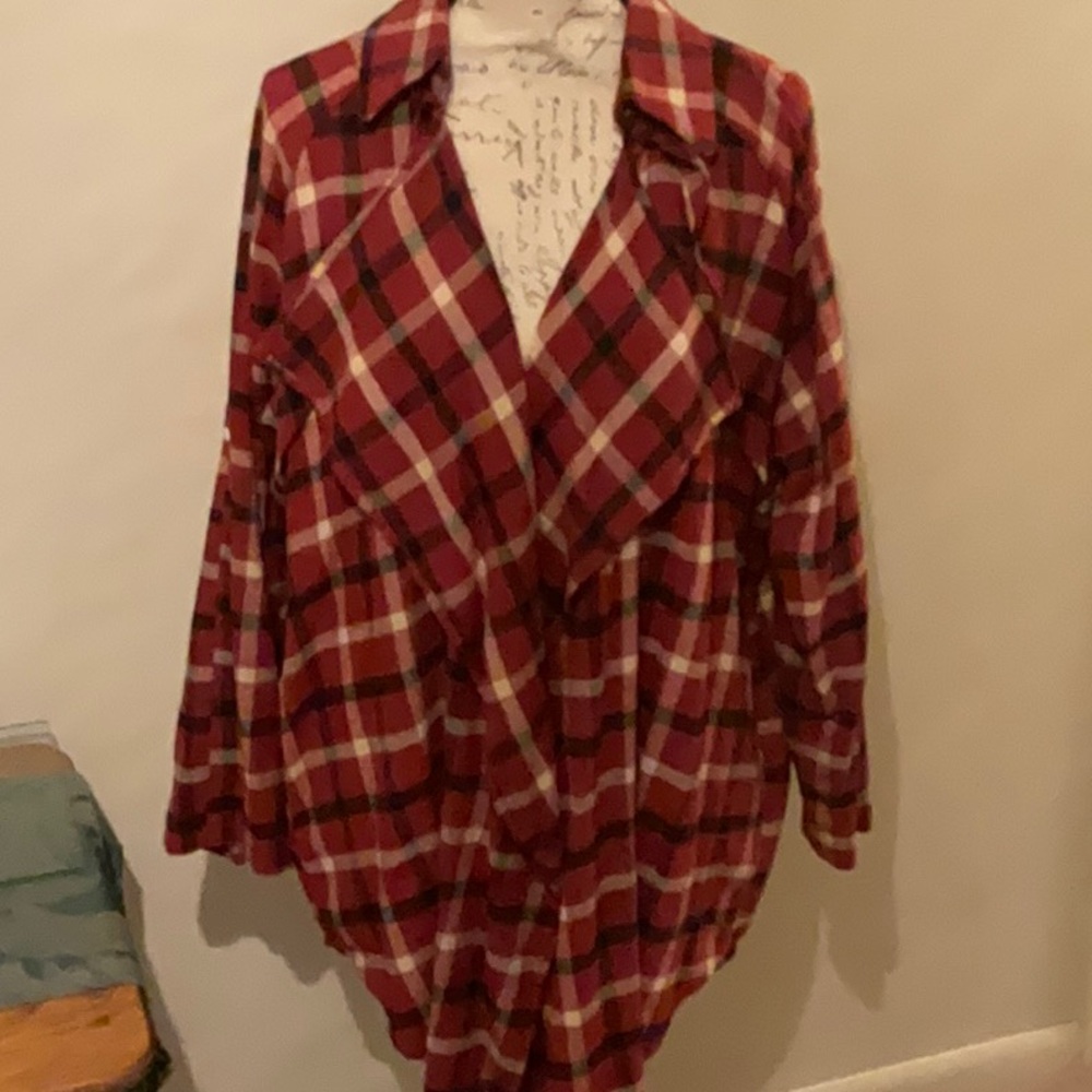 Ladies this is a steal. Flannel material size Large.